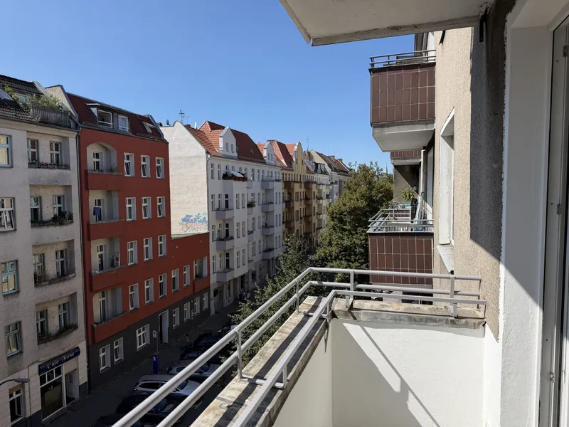 +++ URBANES TREIBEN, SANIERTE WOHNUNG, VERKEHRSGÜNSTIG +++ — photo 1